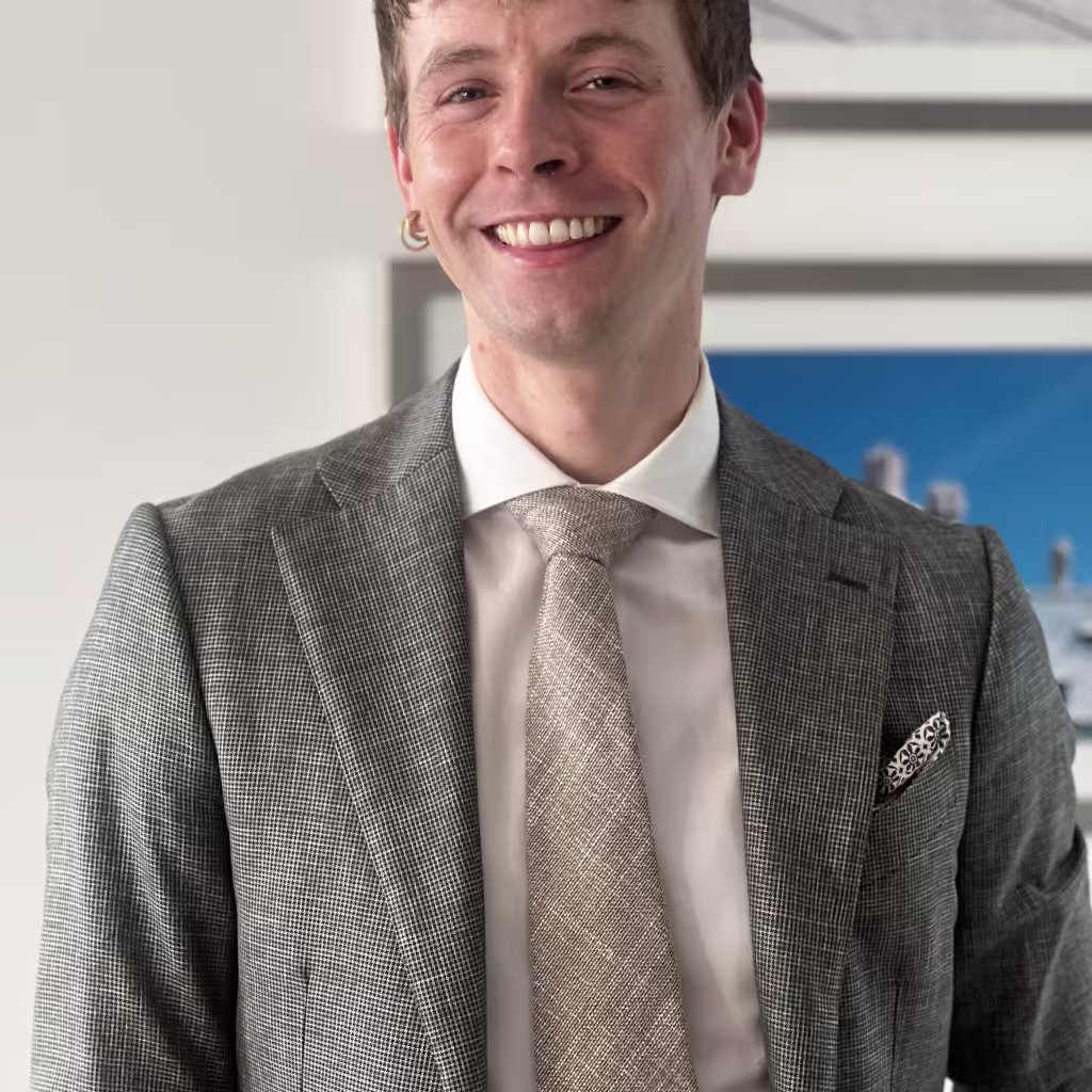 Dr Damian Maher