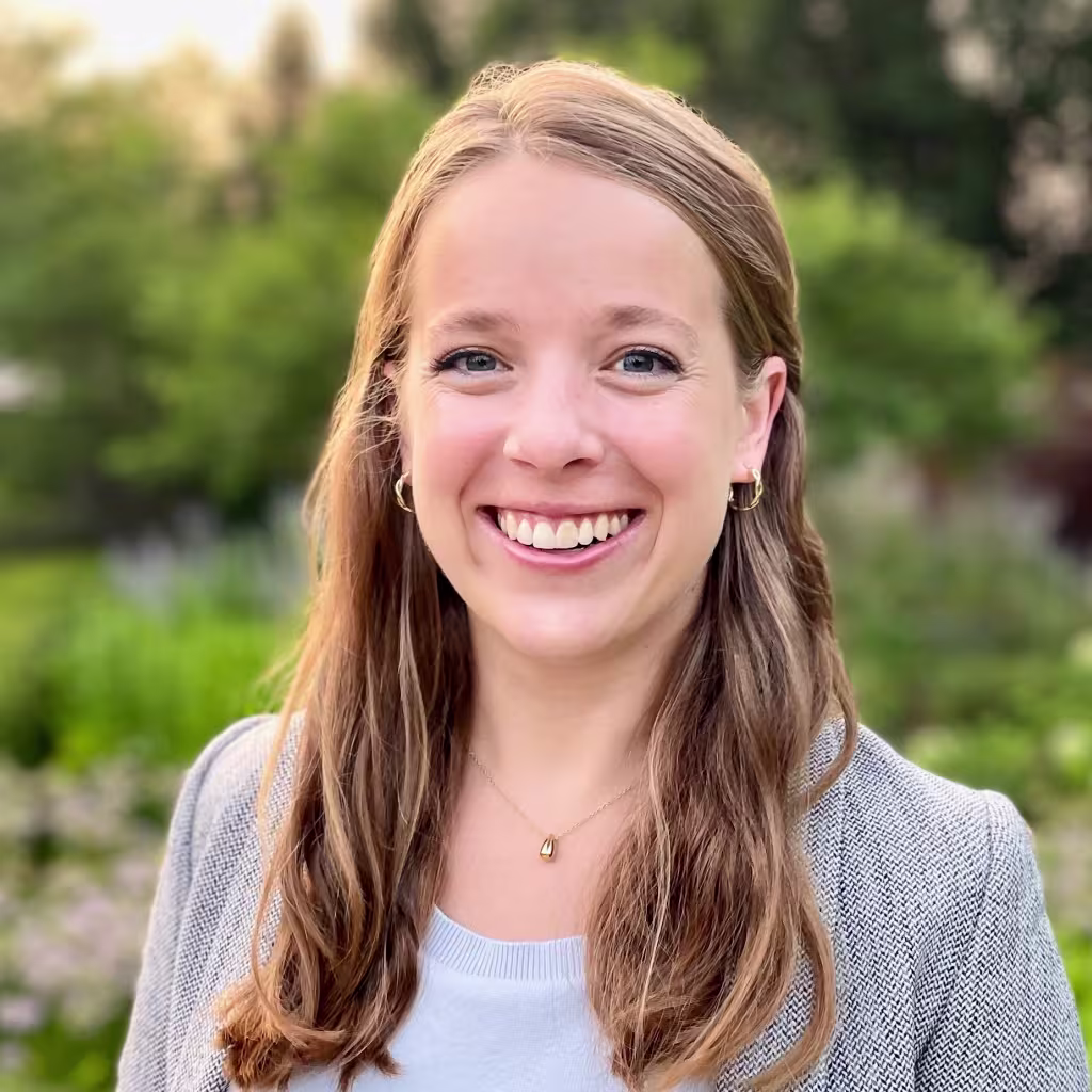 Dr Meredith Paker