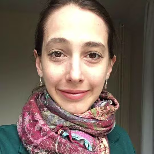 Dr Anne Wolf