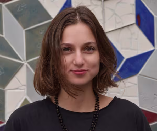 Dr Amélie Justine Loher