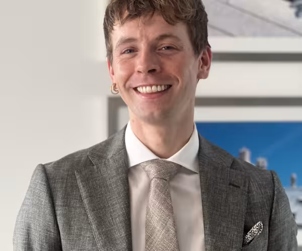 Dr Damian Maher