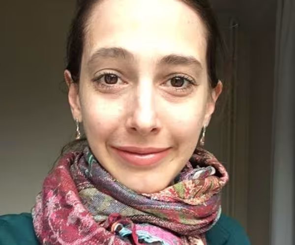 Dr Anne Wolf