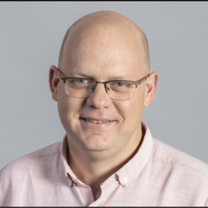 Headshot of Simon Quinn