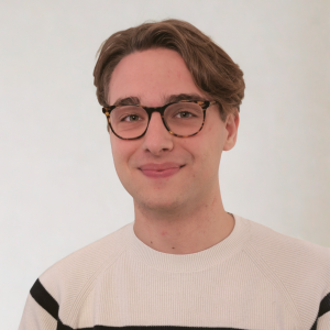 Head and shoulders shot of Shaw Worth